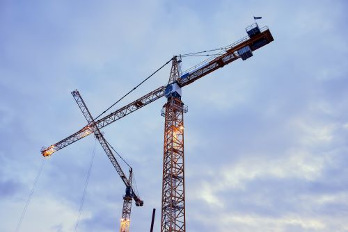 Take These 4 Steps to Become a Crane Operator