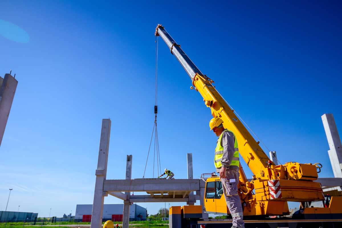 What Can a Mobile Crane Lift?